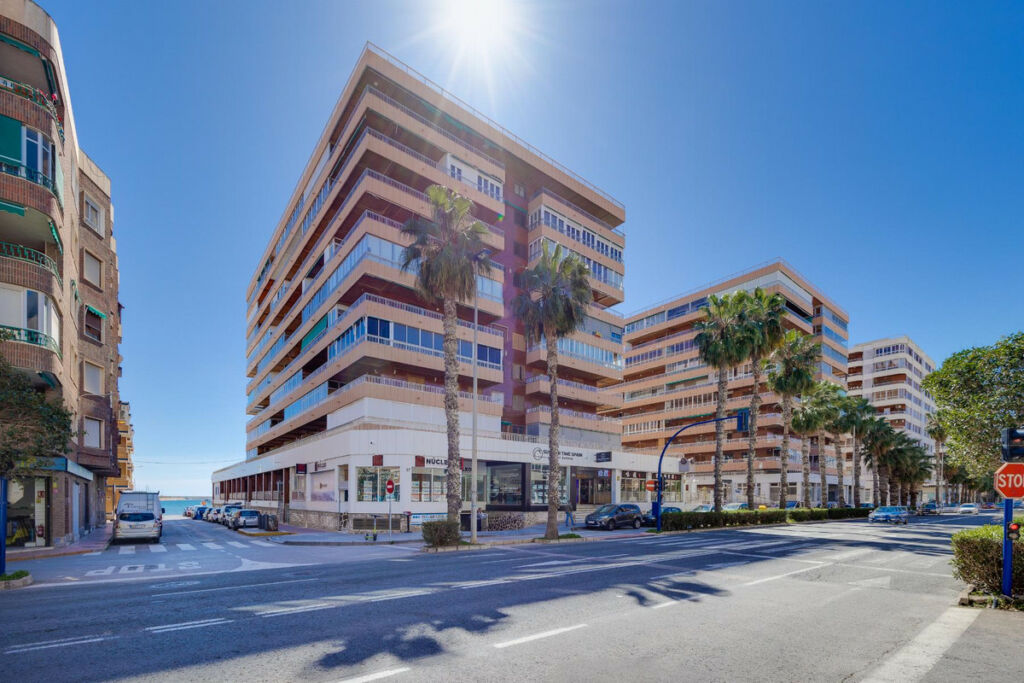 Middle Floor Apartment Torrevieja Alicante - zdjęcie 38