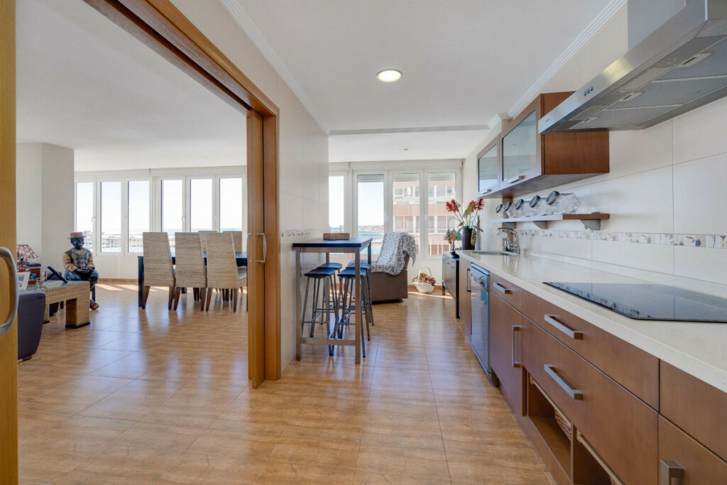 Middle Floor Apartment Torrevieja Alicante - zdjęcie 4