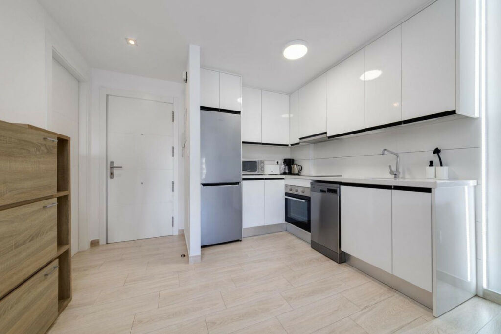 Middle Floor Apartment Torrevieja Alicante - imagen 5
