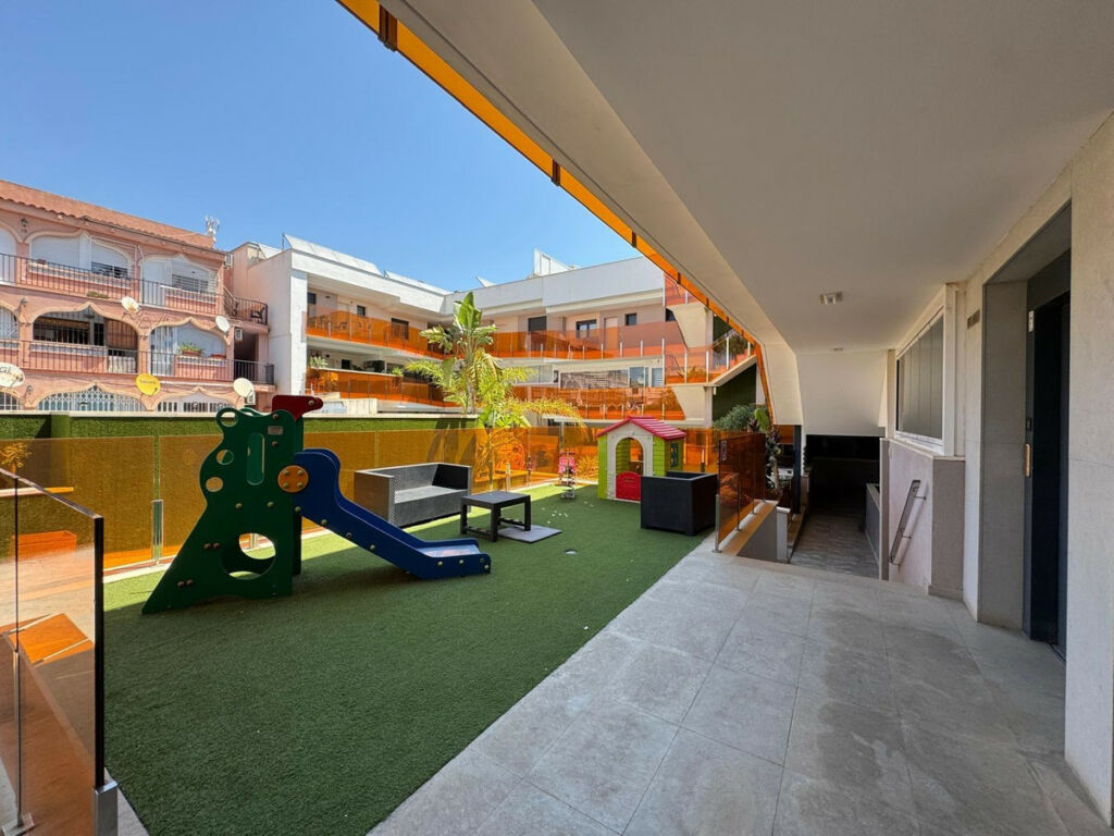 Middle Floor Apartment Torrevieja Alicante - Bild 6
