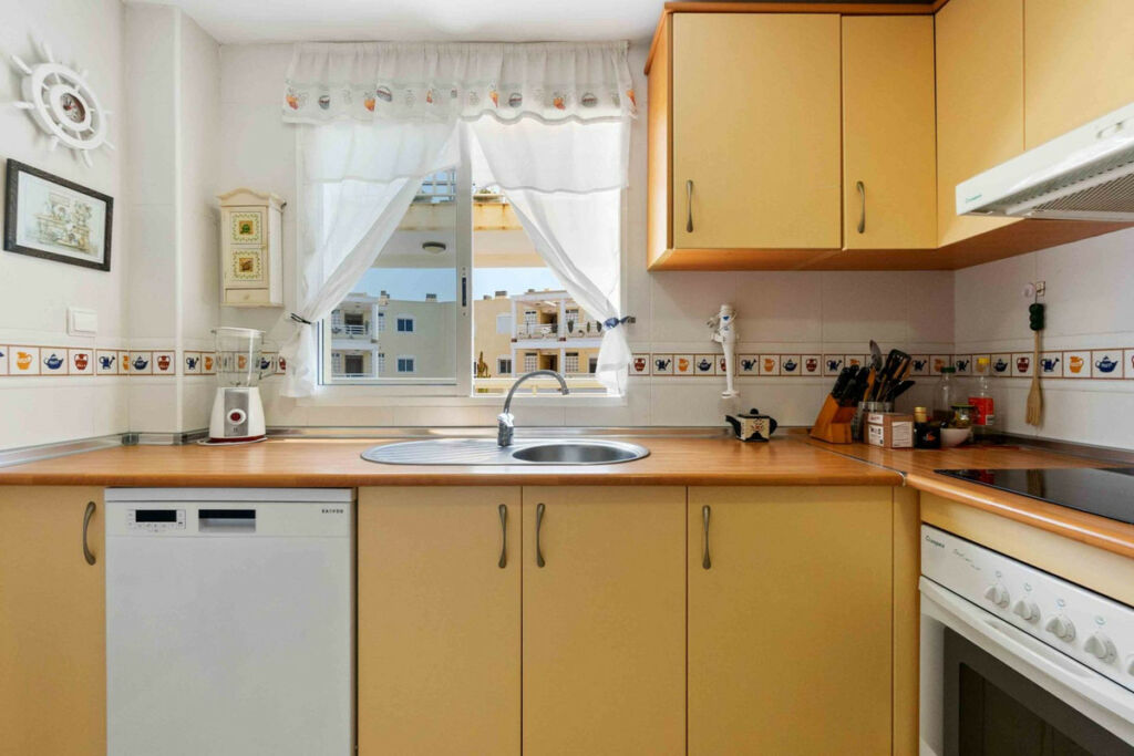 Middle Floor Apartment Campoamor Alicante - Bild 7
