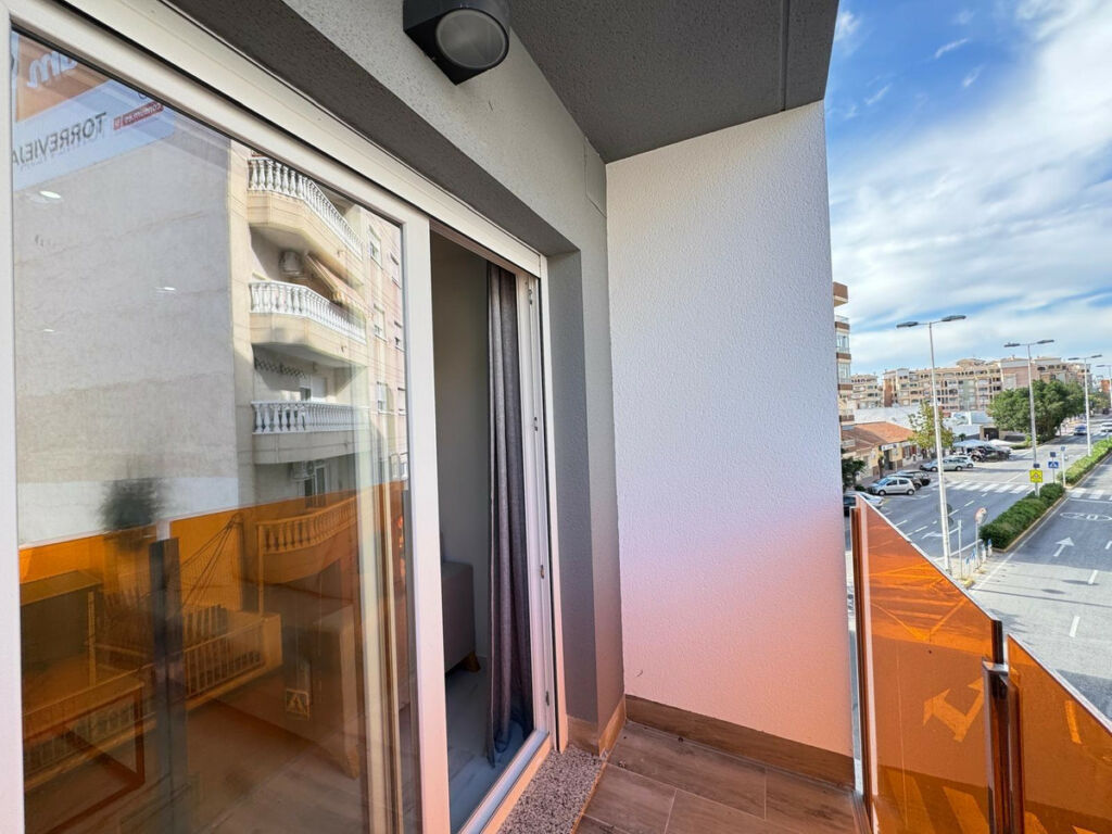 Middle Floor Apartment Torrevieja Alicante - Bild 8