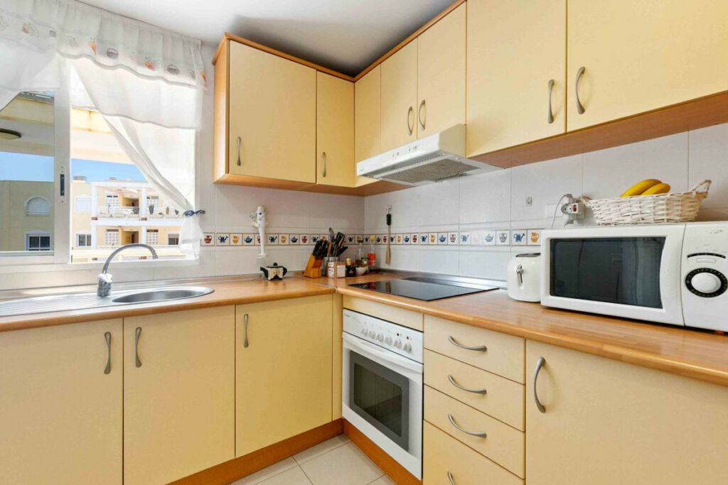 Middle Floor Apartment Campoamor Alicante - Bild 8