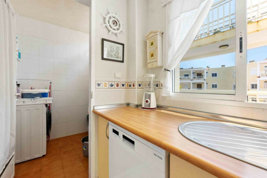 Middle Floor Apartment Campoamor Alicante - Bild 9
