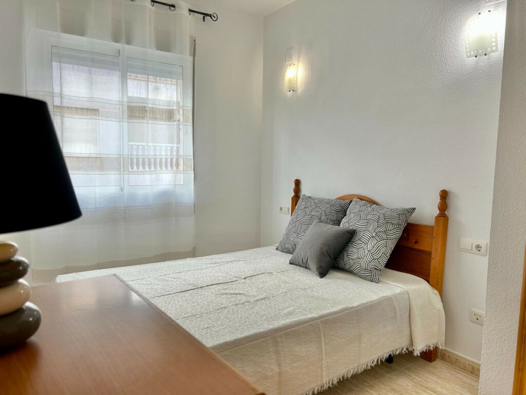 Middle Floor Apartment Torrevieja Alicante - zdjęcie 9